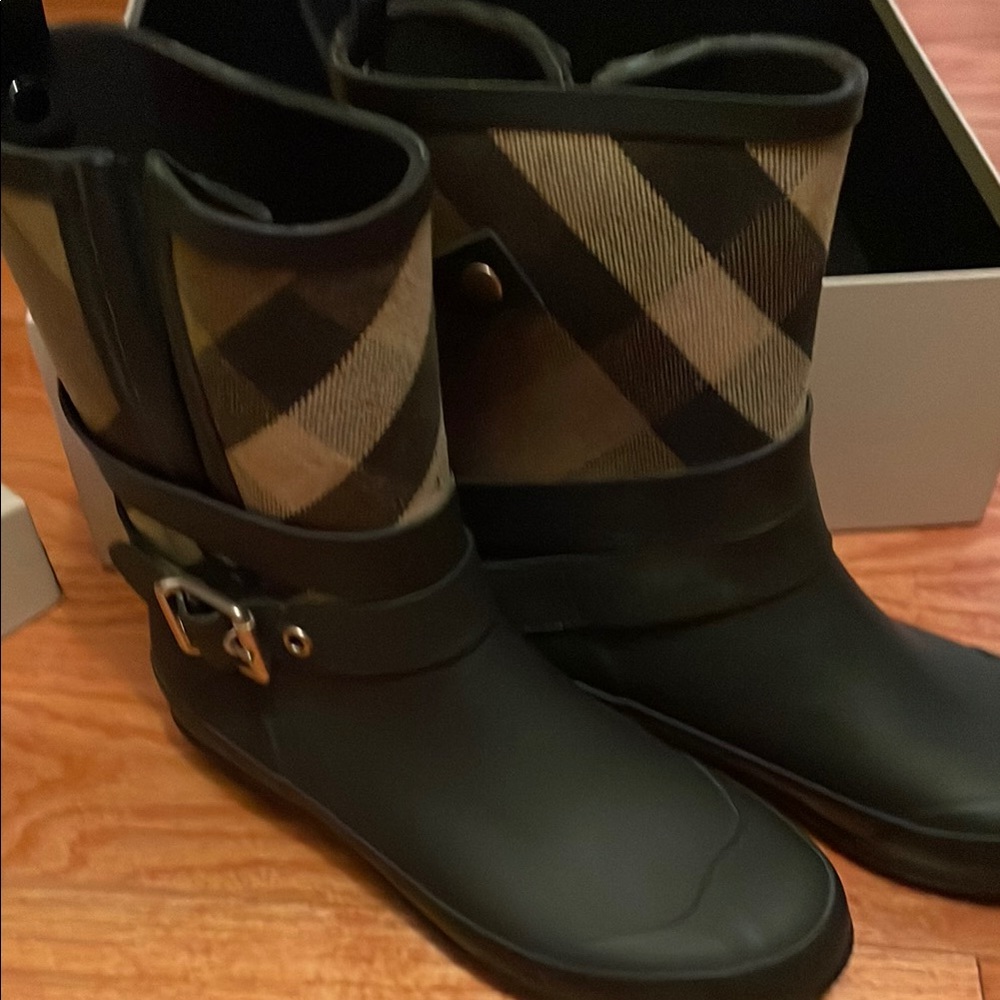 Burberry Black and Tan Plaid Boots